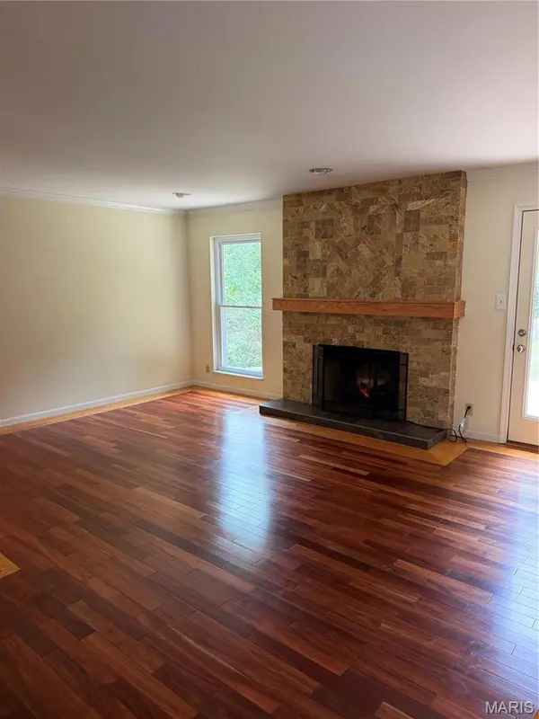 131 Portico DR, Chesterfield, MO 63017