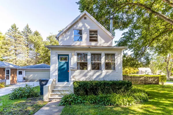2921 Emmaus AVE, Zion, IL 60099