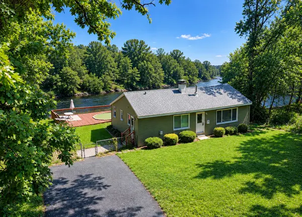170 Hilldale LN, Port Barrington, IL 60010