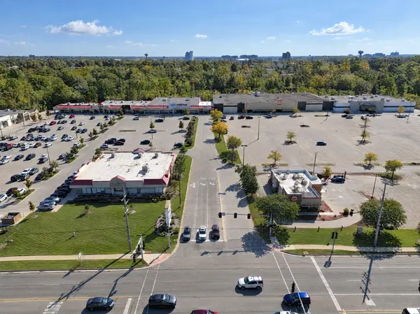 401-581 E Roosevelt RD, Lombard, IL 60148