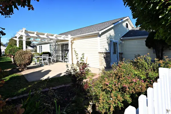 350 Brown CT, Chesterton, IN 46304