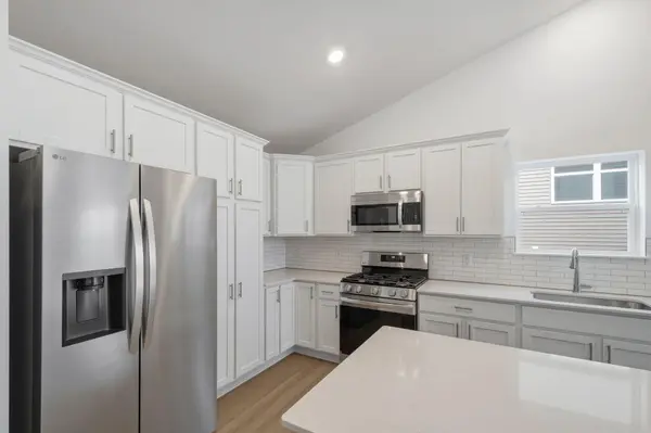 2051 Norway LN, Lino Lakes, MN 55038