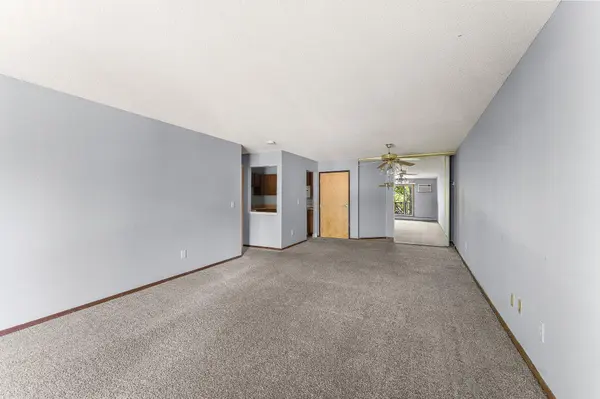 3155 Coachman RD #308, Eagan, MN 55121