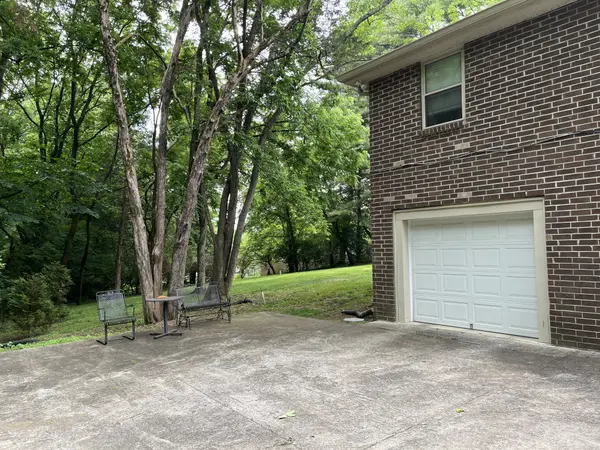 195 Hicks Rd, Nashville, TN 37221