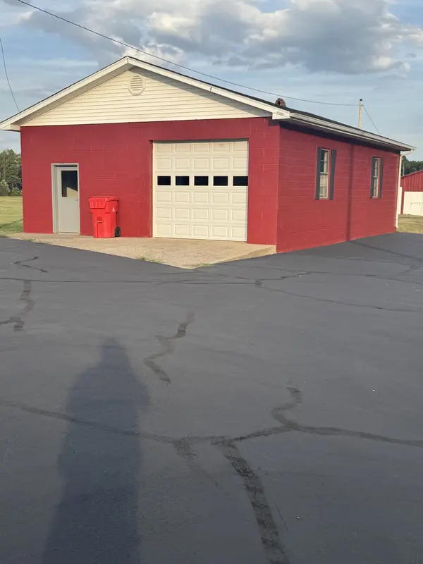 1332 Akersville Rd, Lafayette, TN 37083