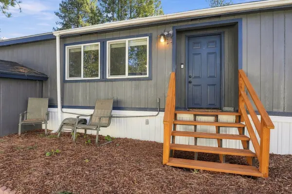 3305 E Bull Run Ln, Mead, WA 99021