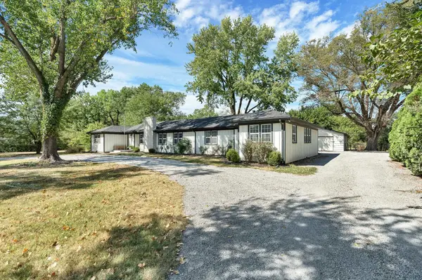 4051 N Harding,  Bel Aire,  KS 67220
