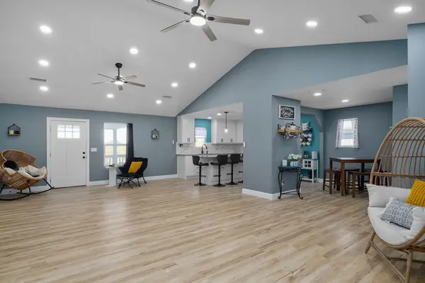 225 Kori CT, Mt Vernon, MO 65712