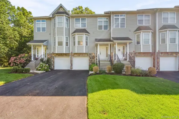 3 Doe TRL, Wappingers Falls, NY 12590