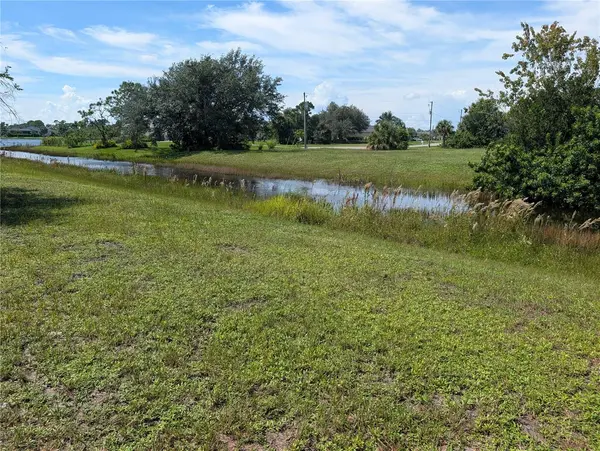 144 HADDOCK DR, Rotonda West, FL 33947