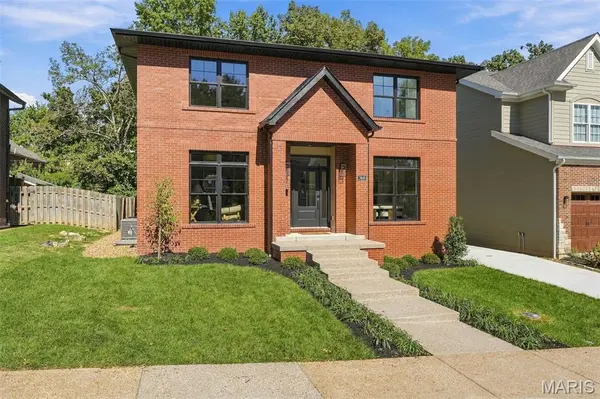 7449 Washington AVE, University City, MO 63130