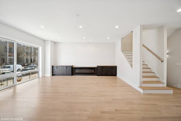 967 E 62nd ST #2, Chicago, IL 60637