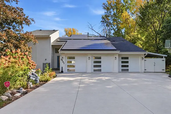 2457 Dianna LN, Little Canada, MN 55117