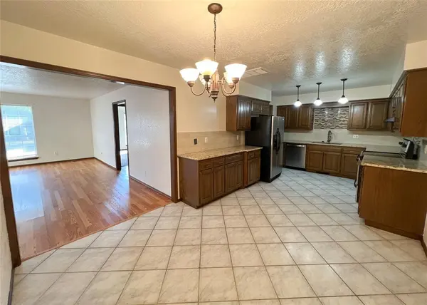 3910 NW 68th ST, Oklahoma City, OK 73116