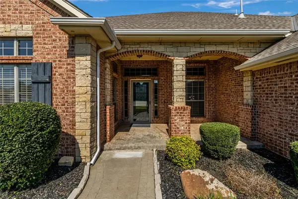 8721 NW 72nd CT, Warr Acres, OK 73132