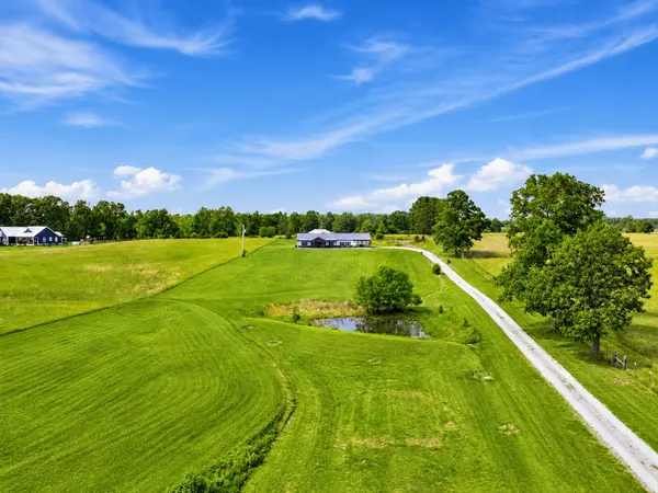 202 Rocky Dr, Dickson, TN 37055