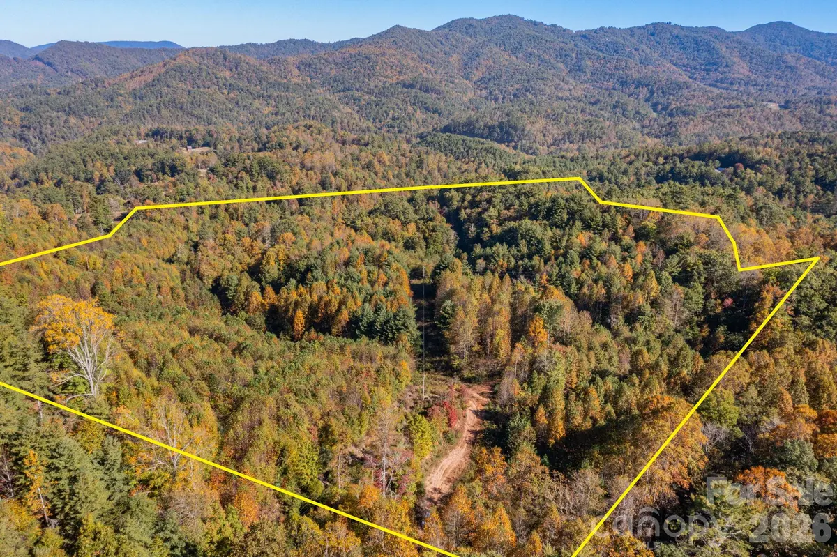 000 Destiny RD, Waynesville, NC 28785