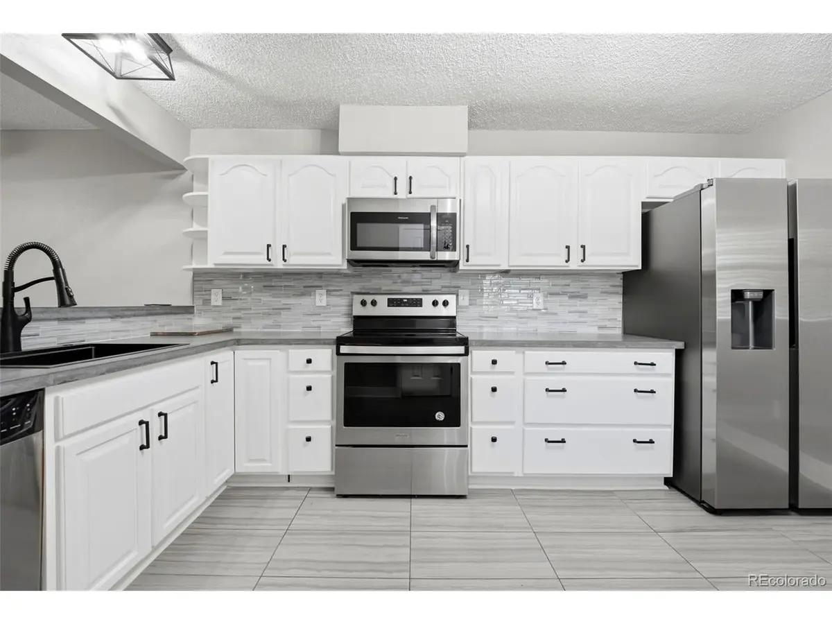 2260 E Geddes #G, Centennial, CO 80122
