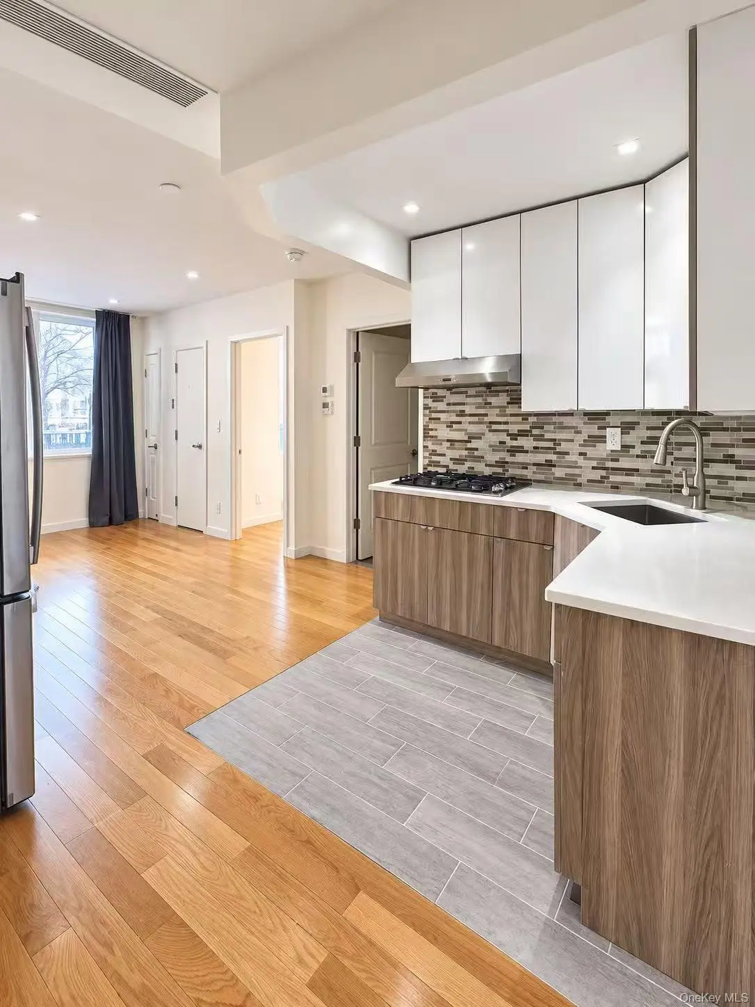 4223 Parsons BLVD #2D, Flushing, NY 11355