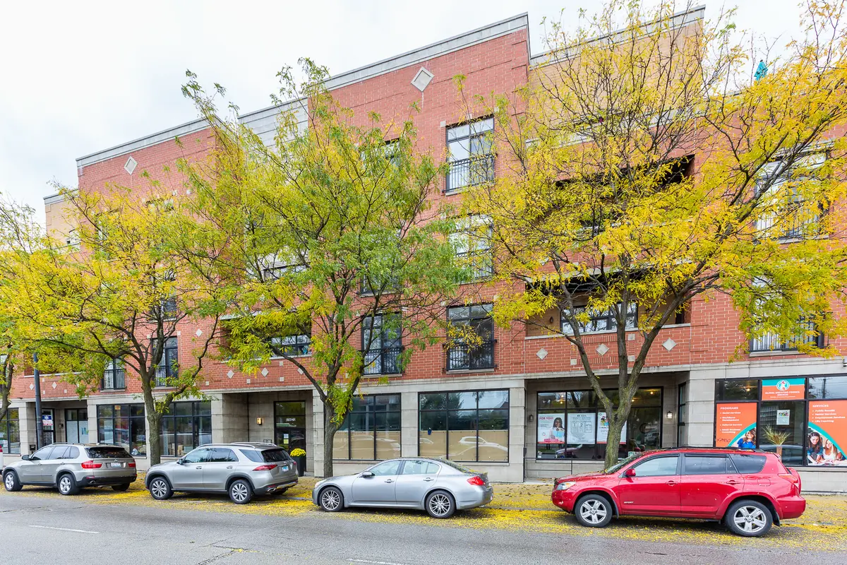 5766 N Lincoln AVE #201, Chicago, IL 60659