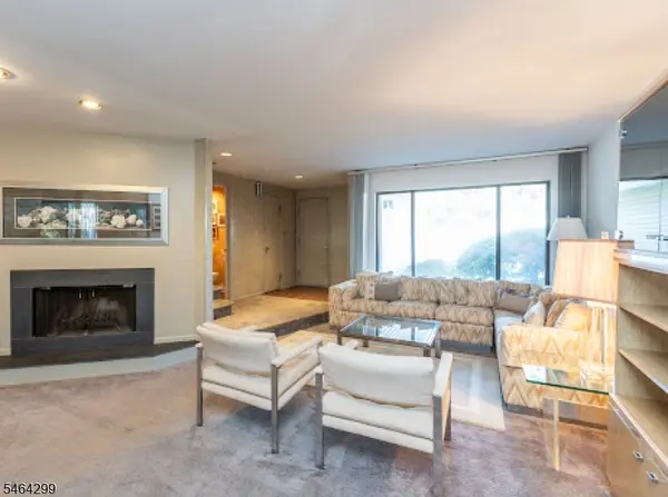 67 Glenview Dr, West Orange Twp., NJ 07052