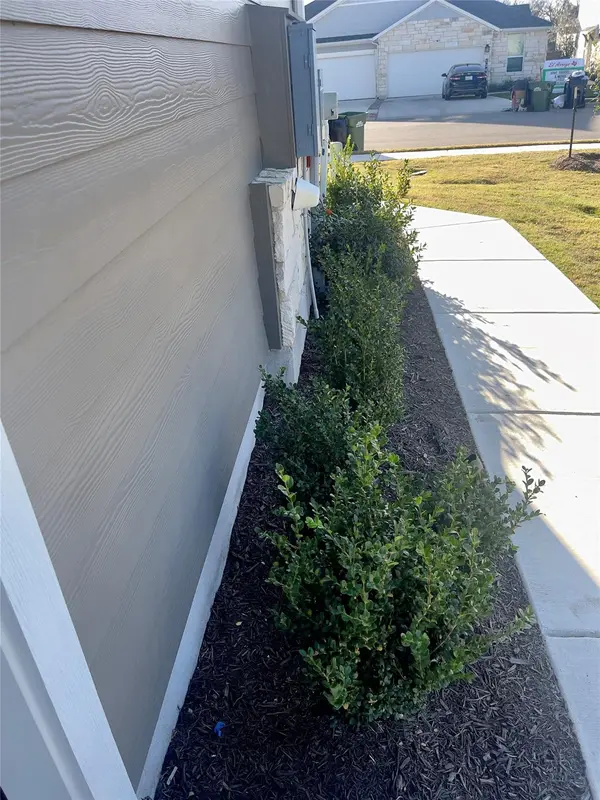 137 Elisha DR, Liberty Hill, TX 78642