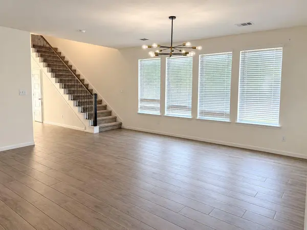 208 Dycus BND, Liberty Hill, TX 78642