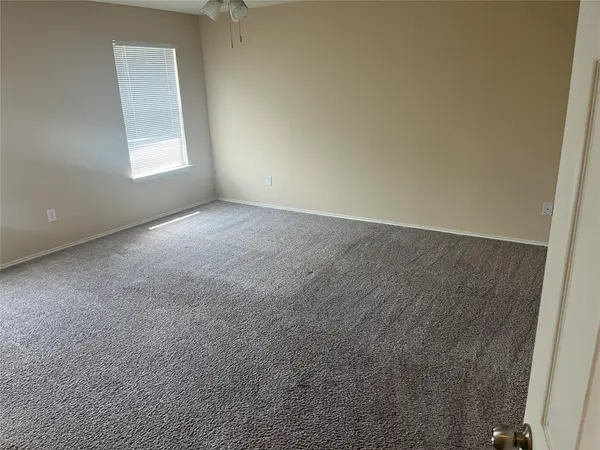 2276 Green Meadows LN, Buda, TX 78610