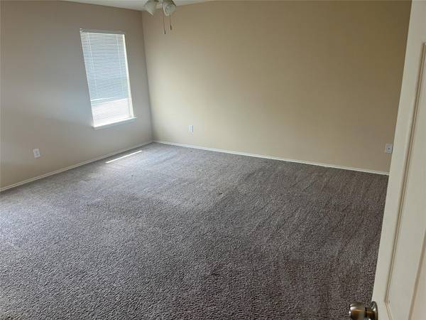 2276 Green Meadows LN, Buda, TX 78610