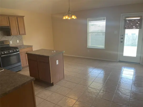 2276 Green Meadows LN, Buda, TX 78610
