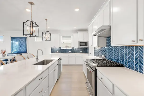 361 Barn Hill LOOP, Dripping Springs, TX 78620