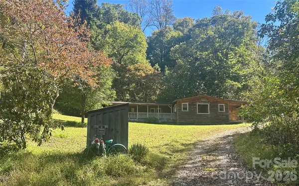 217 Sandalwood RD, Whittier, NC 28789