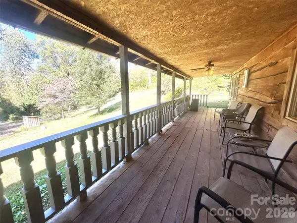 217 Sandalwood RD, Whittier, NC 28789