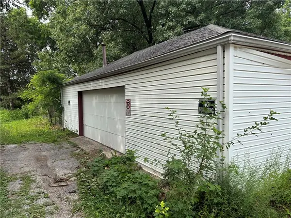 1917 S Scott AVE, Independence, MO 64052