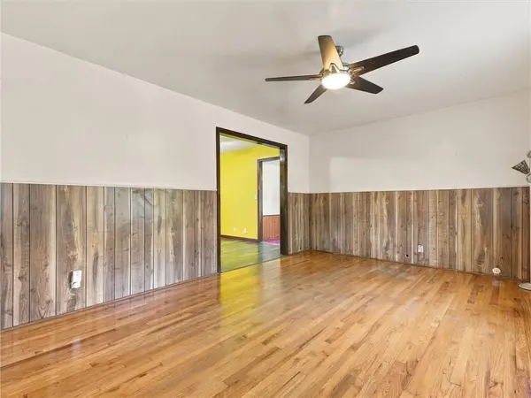 500 S Hunter ST, Independence, MO 64050