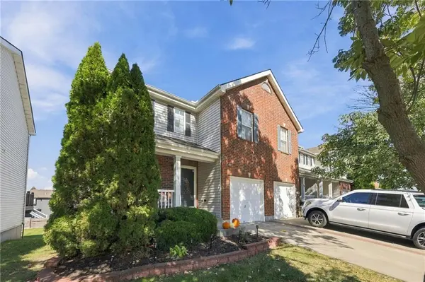1224 SW Wysteria DR, Lee's Summit, MO 64082