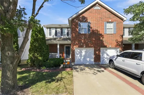 1224 SW Wysteria DR, Lee's Summit, MO 64082