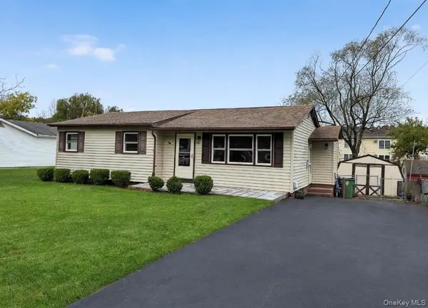 21 Willow PL, Middletown, NY 10940