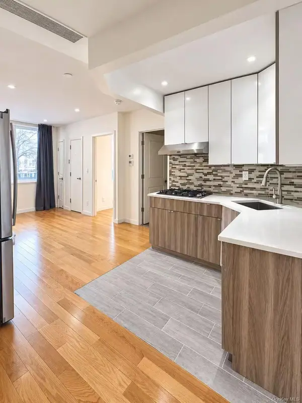 4223 Parsons BLVD #2D, Flushing, NY 11355