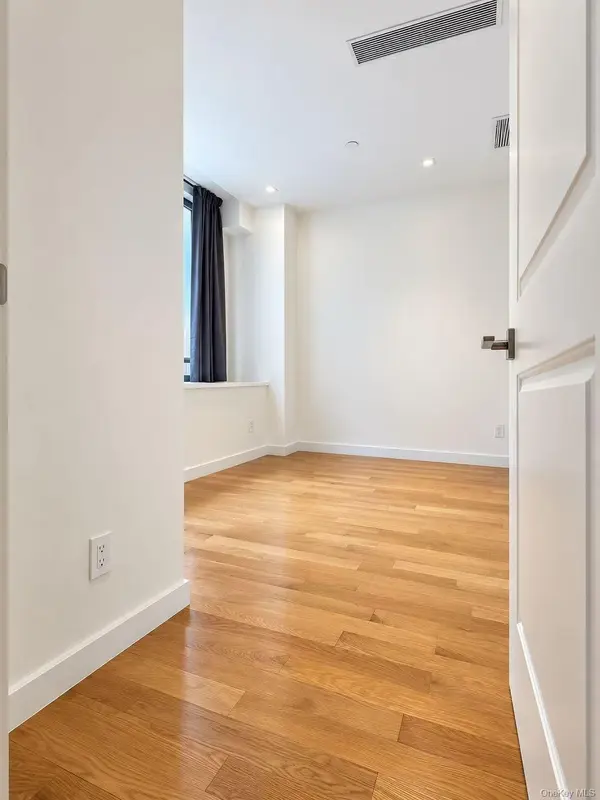 4223 Parsons BLVD #2D, Flushing, NY 11355