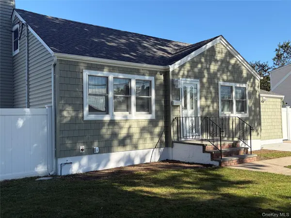 904 11th ST, West Babylon, NY 11704