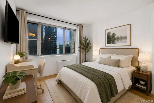 300 E 40th ST #12E, New York (manhattan), NY 10016
