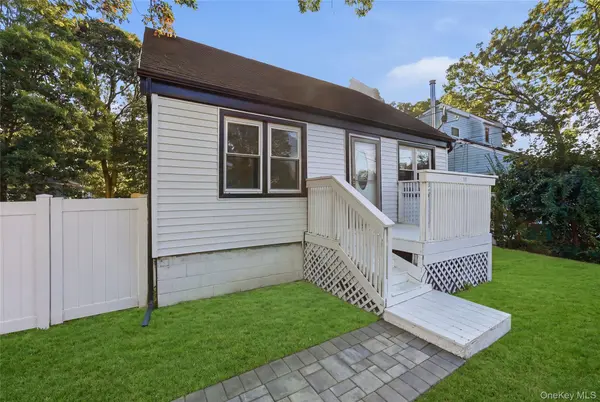 11 George DR, Mastic, NY 11950