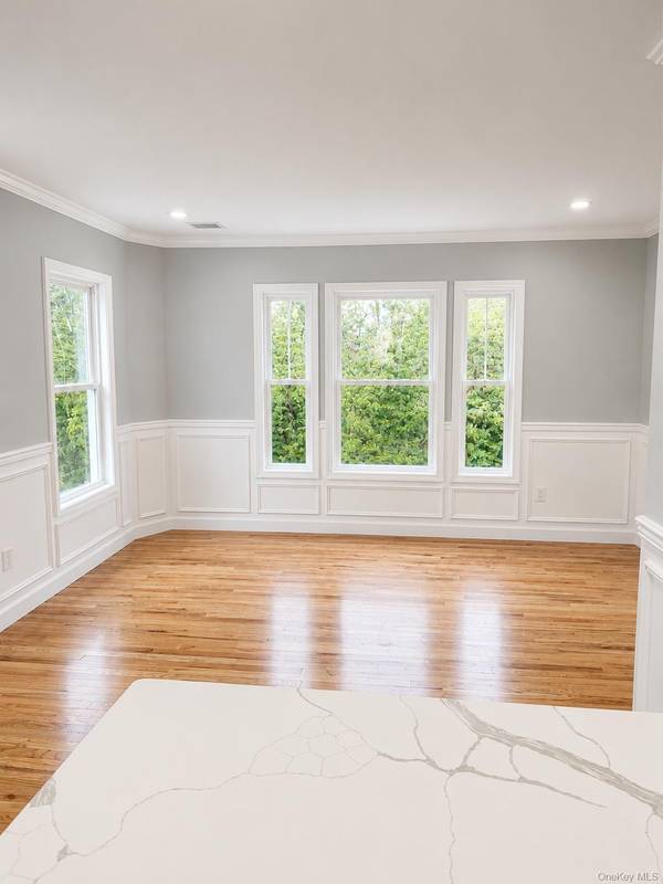 34 Frazier ST, Hempstead, NY 11550