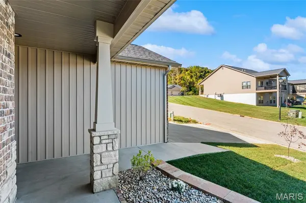8084 Villa Valley, Caseyville, IL 62232