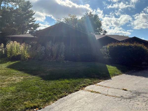 1435 & 1421 Schoettler RD, Chesterfield, MO 63017