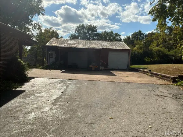 1435 & 1421 Schoettler RD, Chesterfield, MO 63017