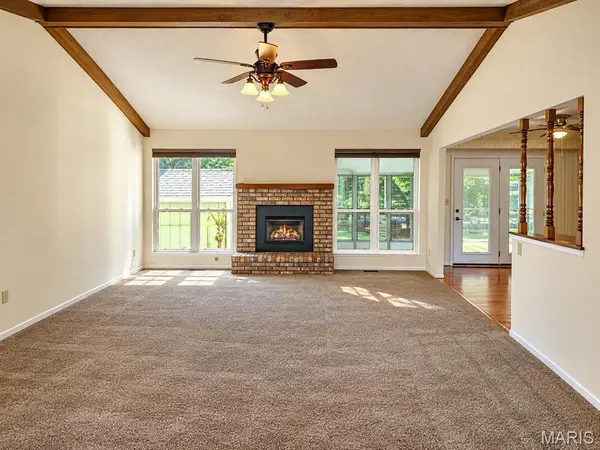 917 Burn Oak, St Charles, MO 63303