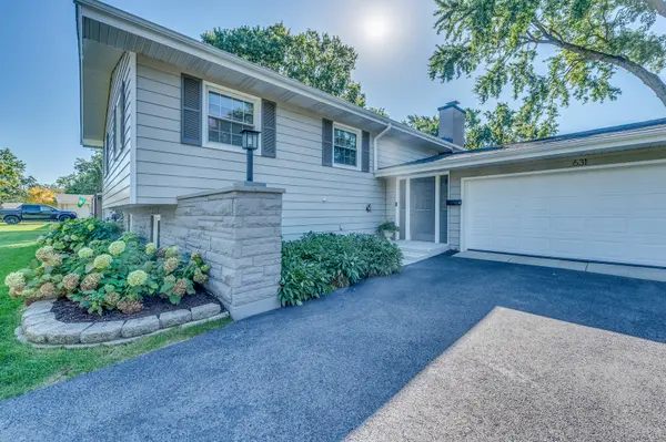 631 Smith RD, Lisle, IL 60532