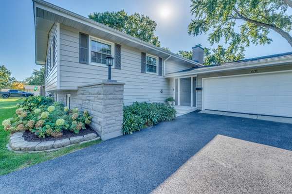 631 Smith RD, Lisle, IL 60532